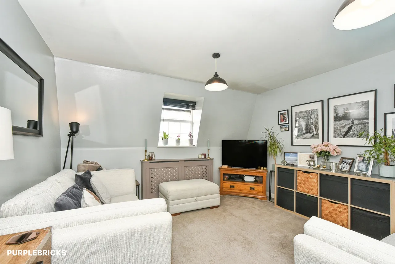 Birkdale Close, Swindon, SN25, photo 2
