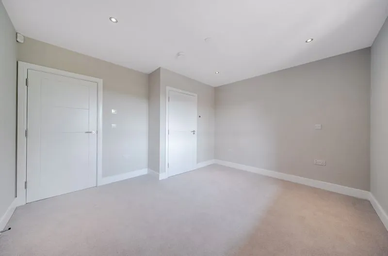 88 Riddlesdown Road, Purley CR8 1DD, photo 5