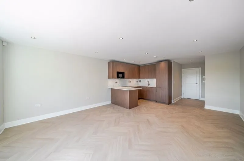 88 Riddlesdown Road, Purley CR8 1DD, photo 13