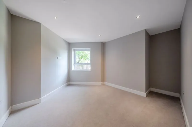 88 Riddlesdown Road, Purley CR8 1DD, photo 3