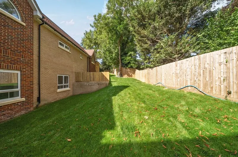 88 Riddlesdown Road, Purley CR8 1DD, photo 16
