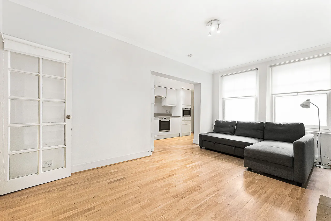 4a Crookham Road, London, photo 3