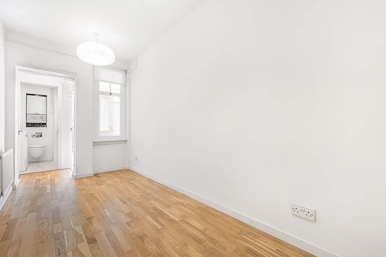 4a Crookham Road, London, photo 6