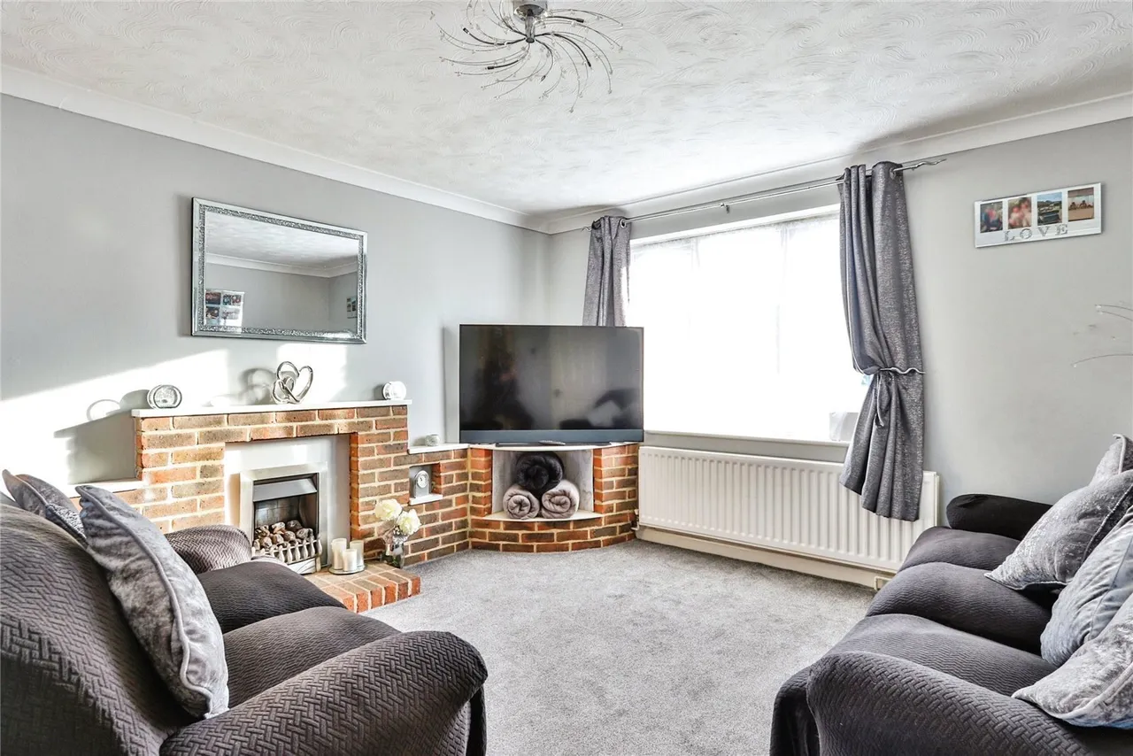 Godmanston Close, Poole, BH17, photo 4