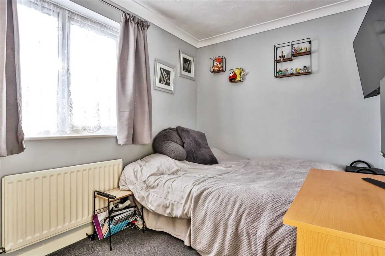 Godmanston Close, Poole, BH17, photo 10