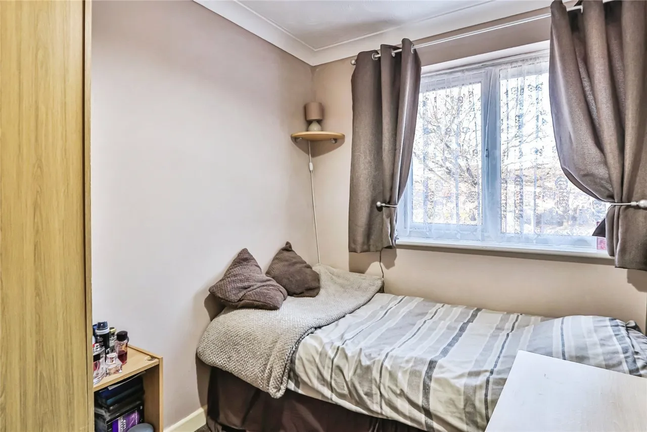 Godmanston Close, Poole, BH17, photo 12