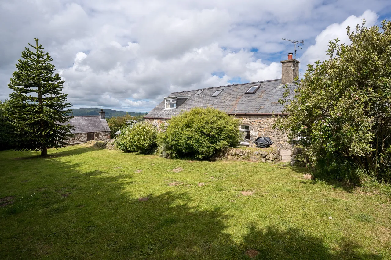 Court Farm, Mynytho, Pwllheli, Gwynedd, LL53 7SH, photo 6