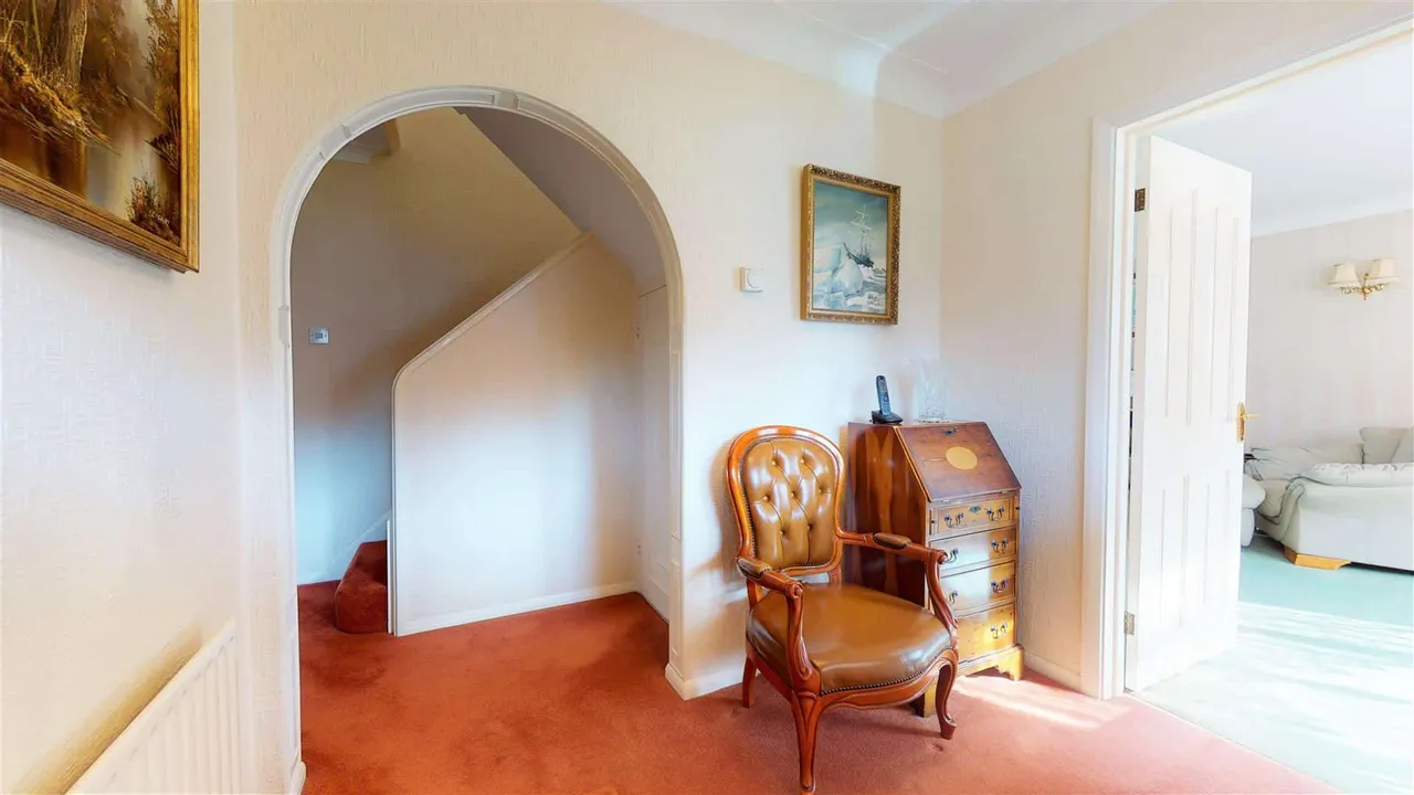 The Beacons, Loughton, photo 3