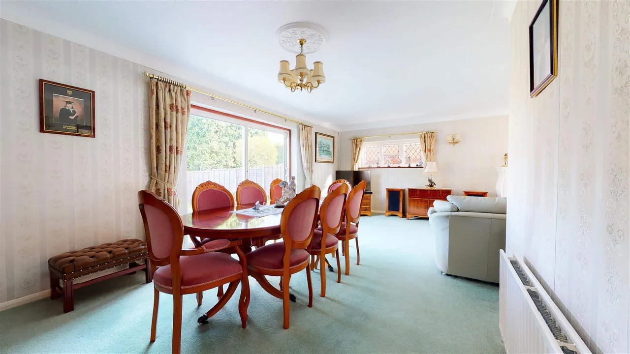 The Beacons, Loughton, photo 6