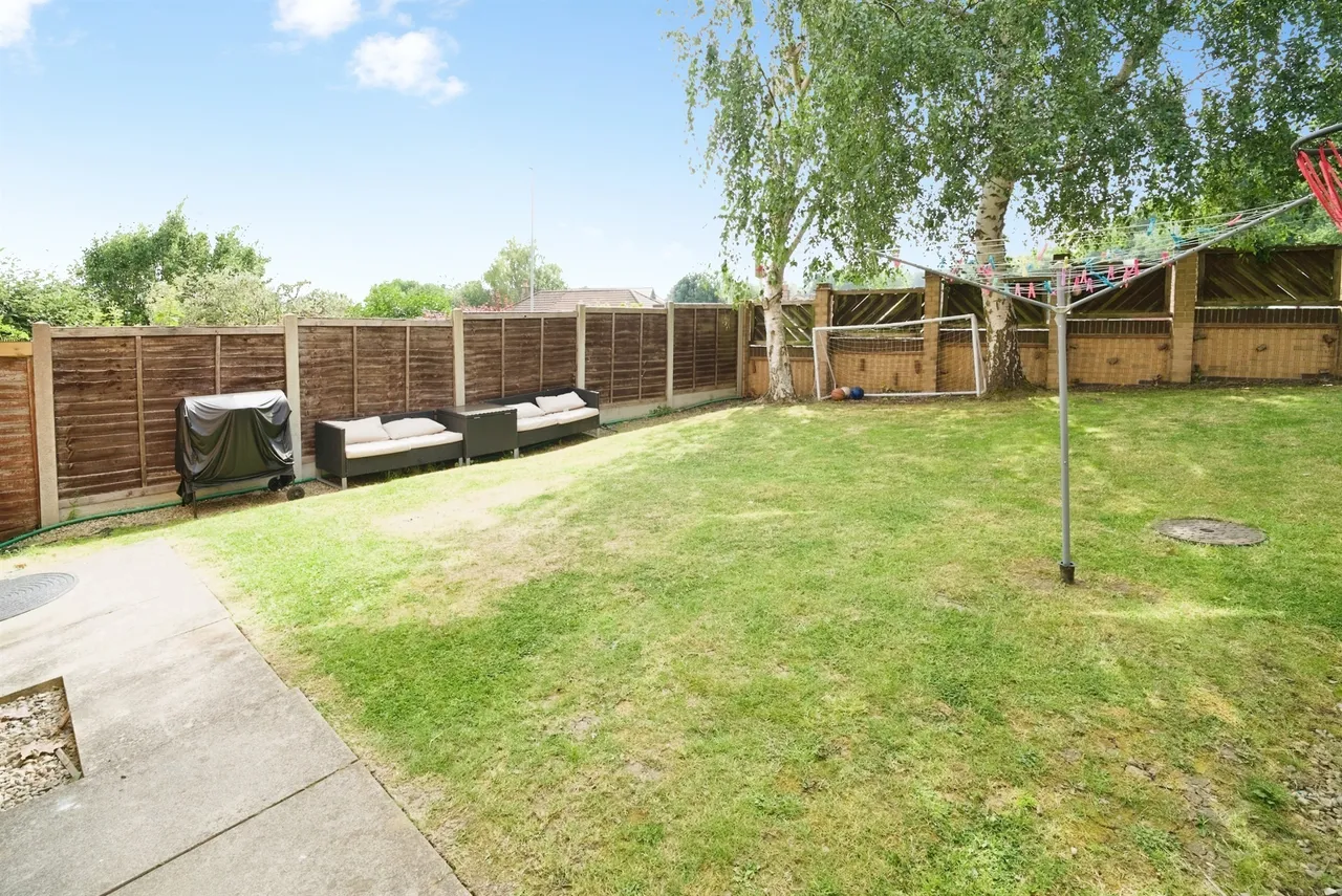 Horton Close, Rodley, LS13, photo 4