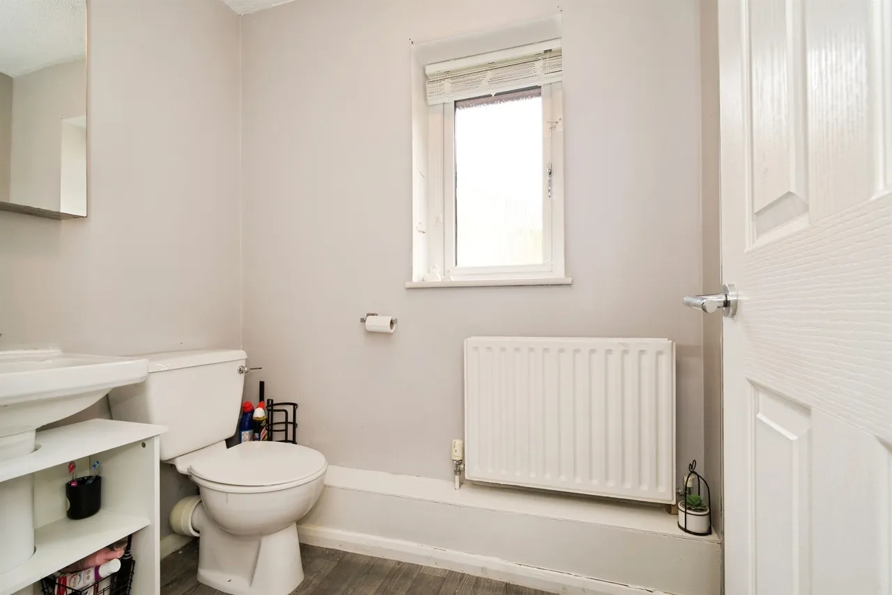 Horton Close, Rodley, LS13, photo 16