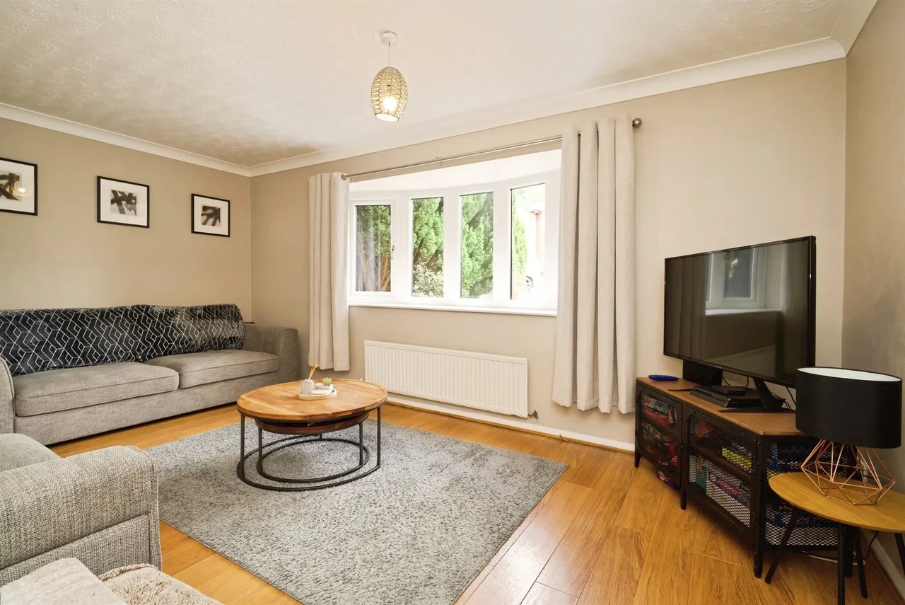 Horton Close, Rodley, LS13, photo 5