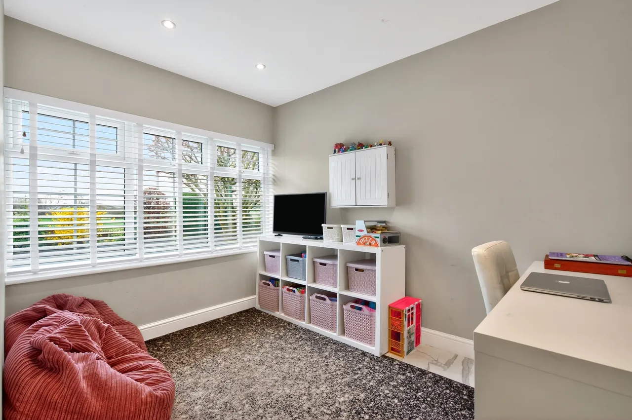 Green Row, Fold, LS26, photo 12
