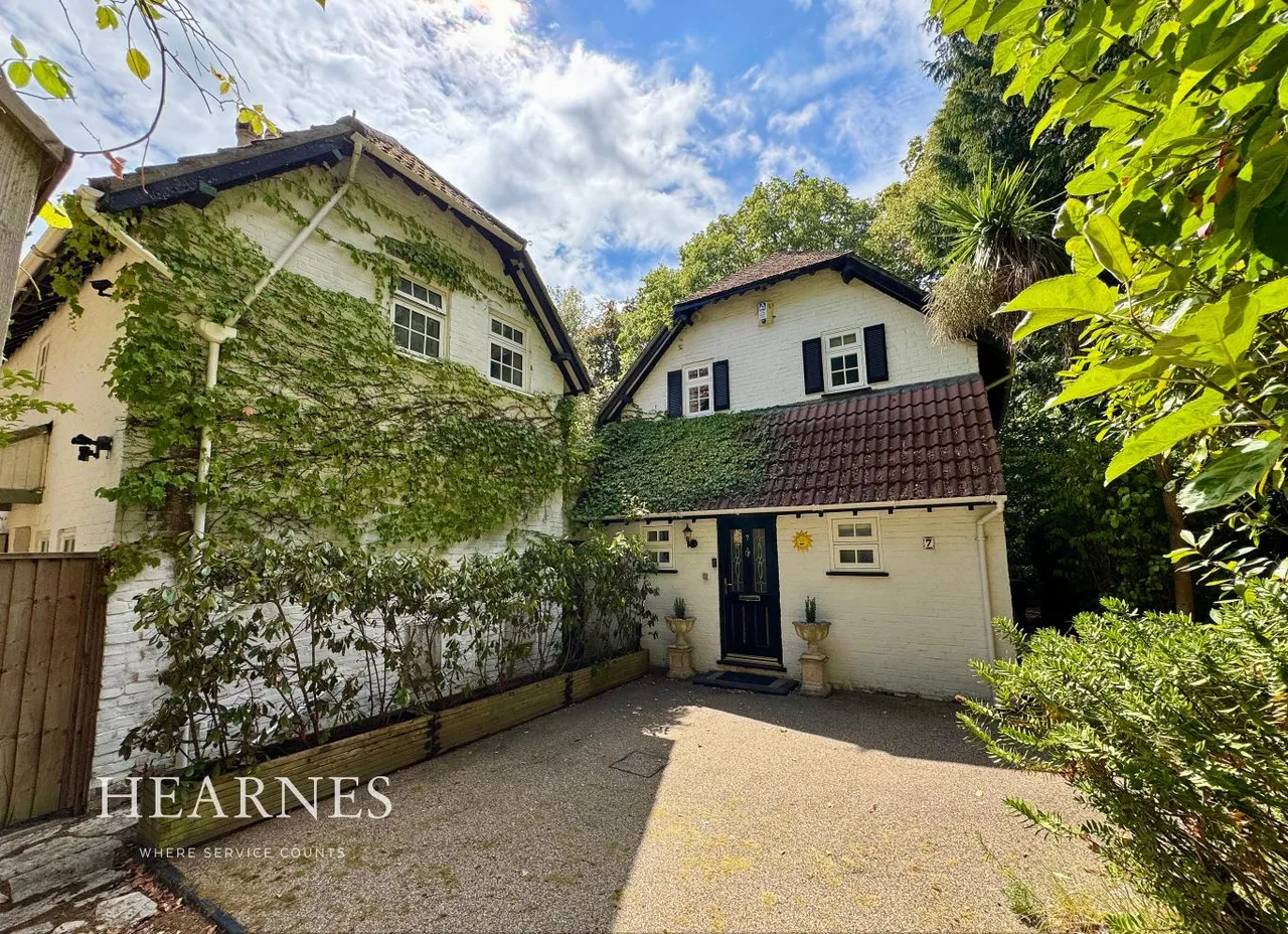 3 bed house for sale, Benellen Road, BH4