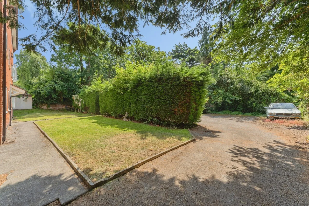 Village Road, Prenton, CH43, photo 13