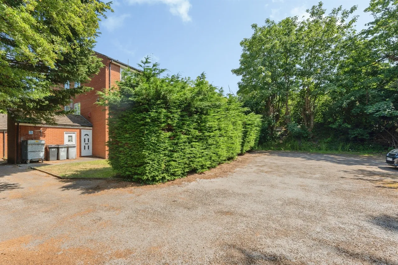 Village Road, Prenton, CH43, photo 14