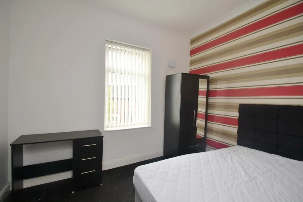 Eades Street, Salford, M6, photo 2