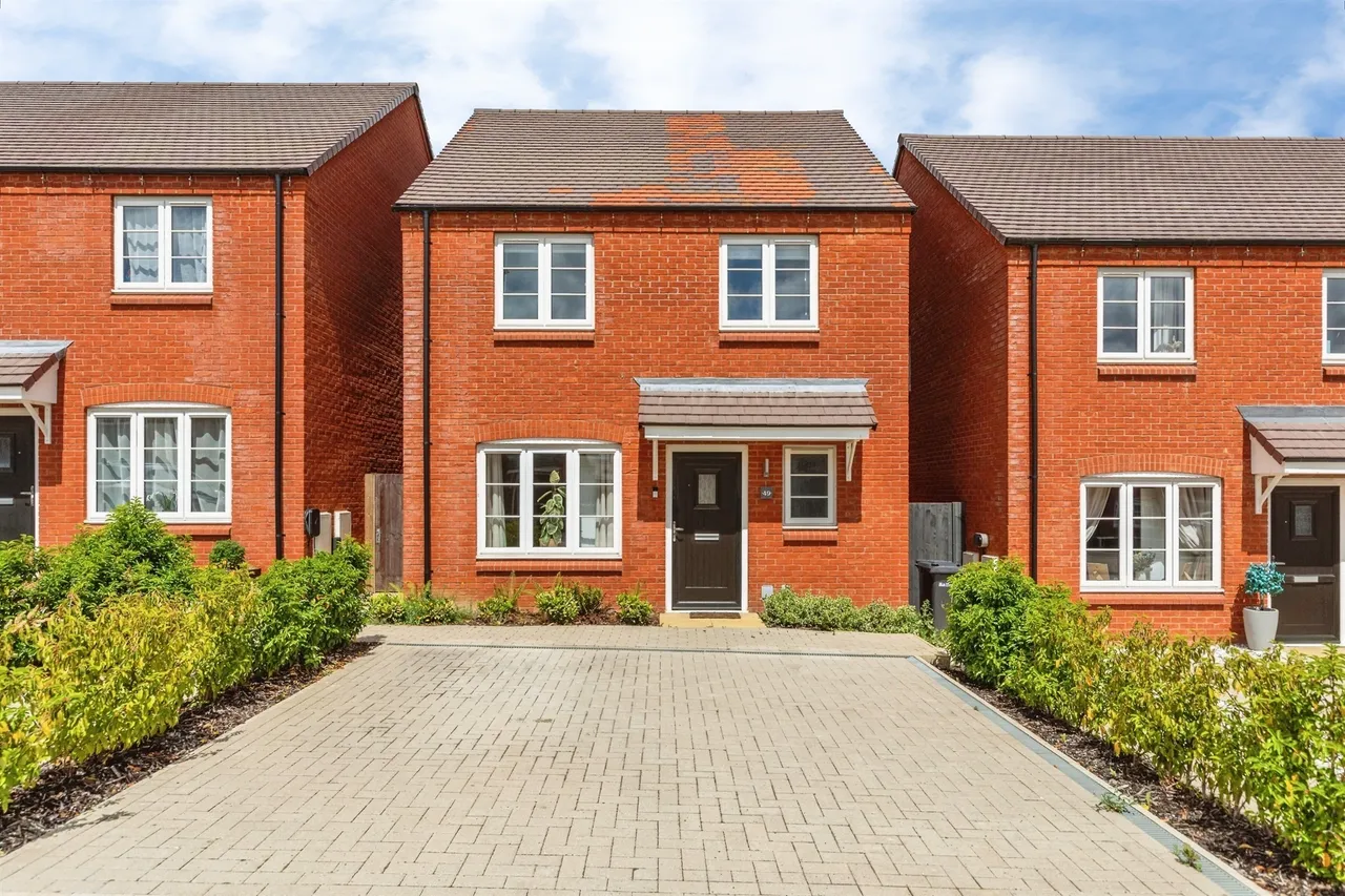 3 bed house for sale, Jupiter Road, Barton Seagrave, NN15