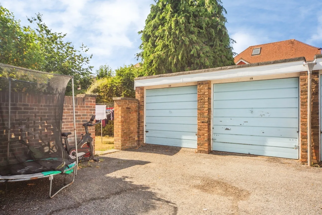 Lincoln Court, Upper Shirley, SO15, photo 2