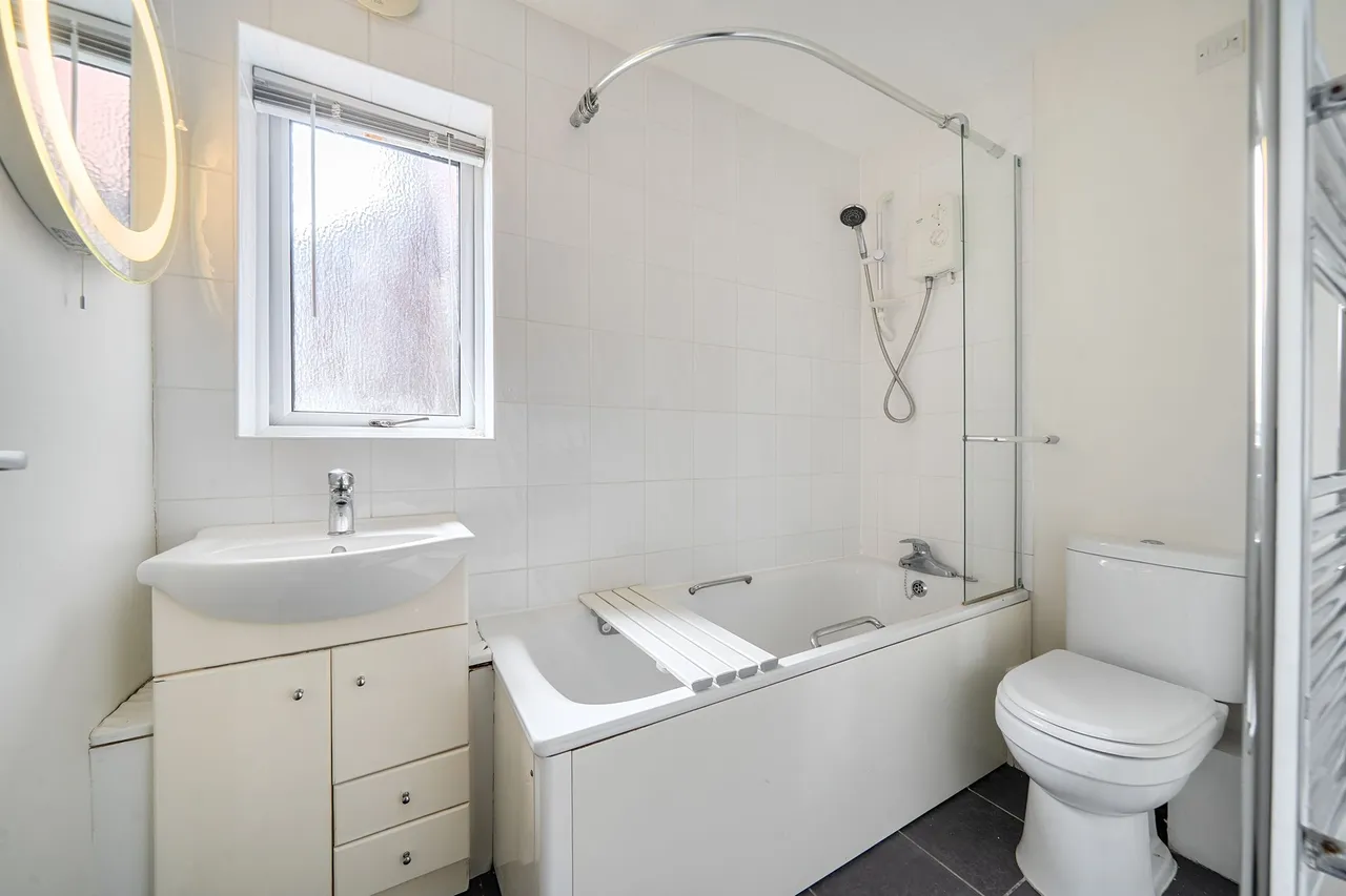 Timbermill Court, Haslemere, GU27, photo 8