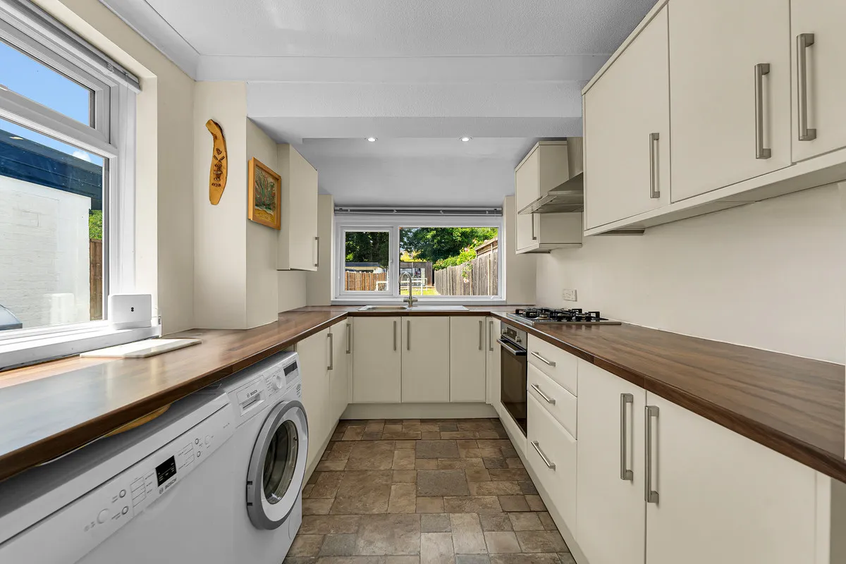 High Street, Northwood, HA6, photo 7