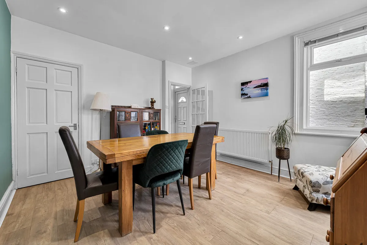 High Street, Northwood, HA6, photo 5