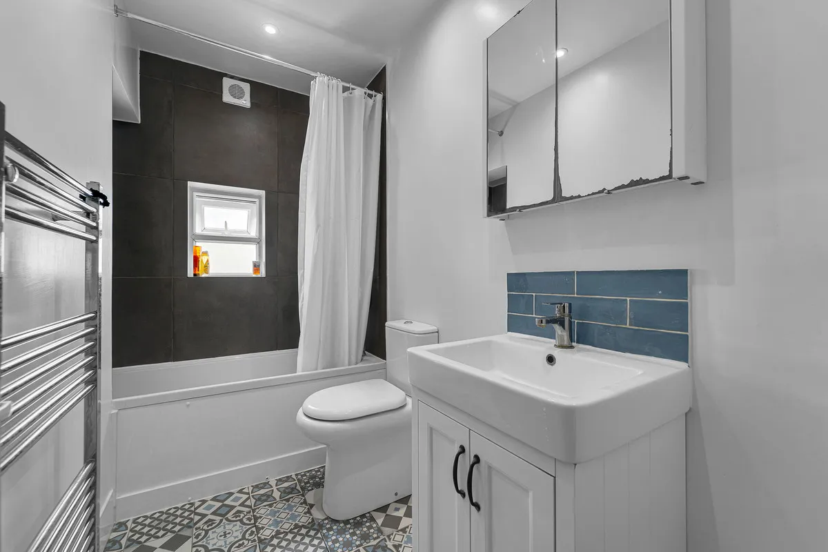 High Street, Northwood, HA6, photo 13