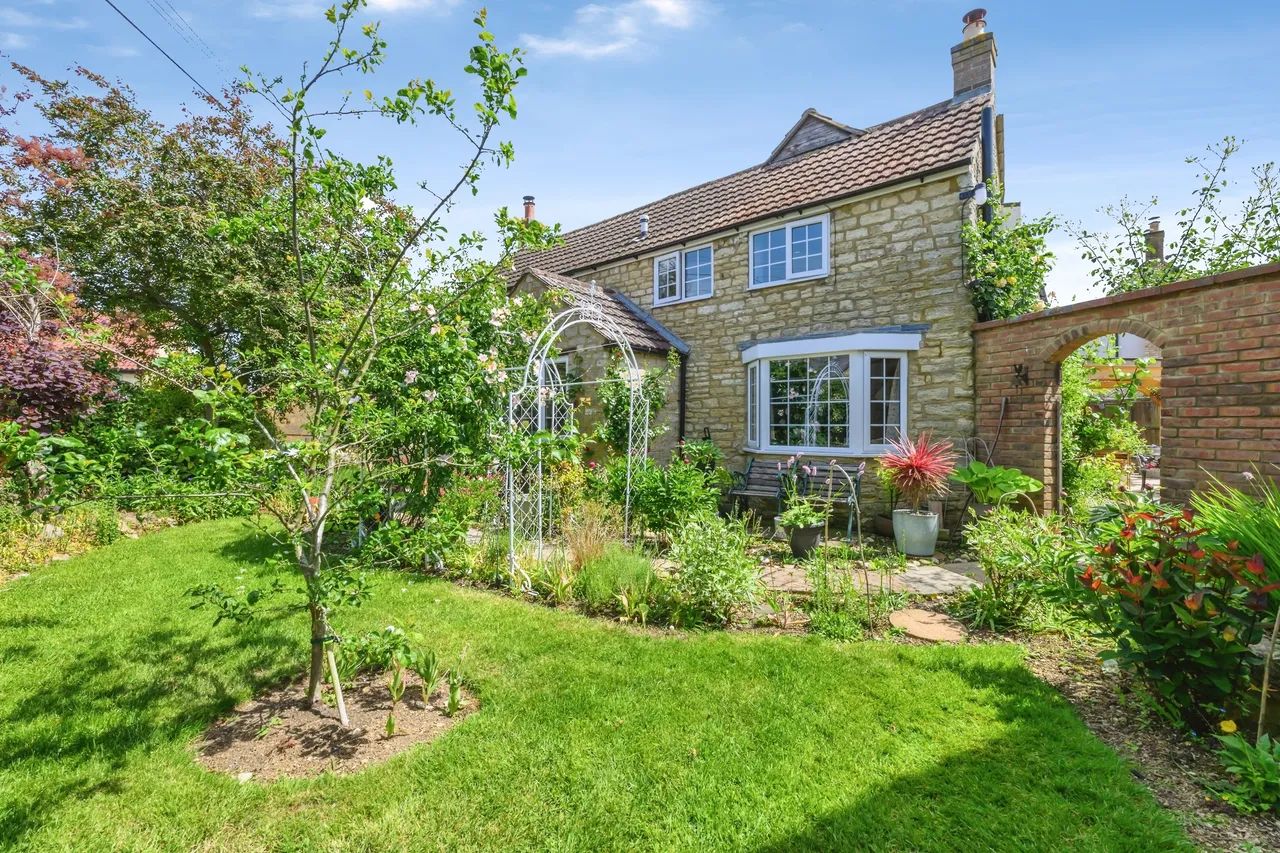 Slipton Lane, Slipton, NN14, photo 3