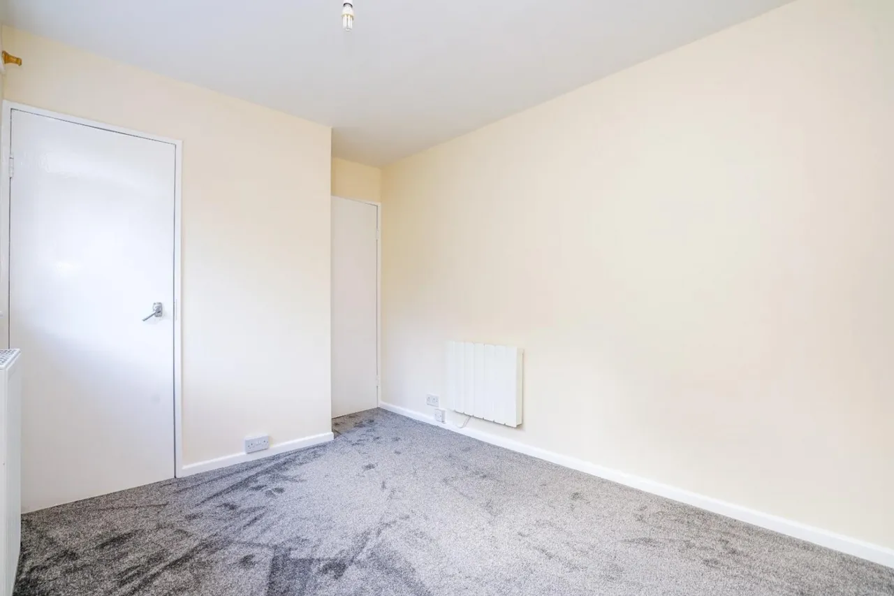Chiltern Avenue, Castleford, WF10, photo 11