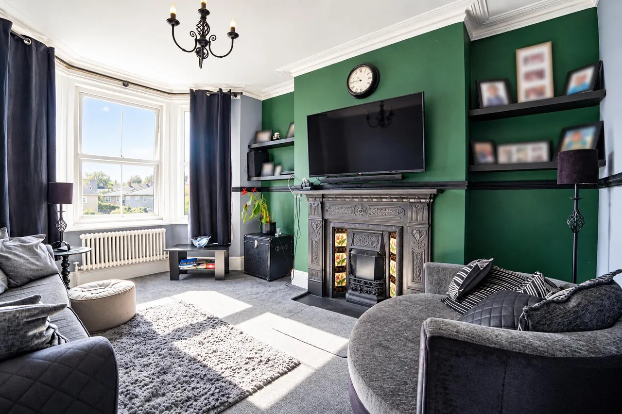 2 bed flat for sale, Hughenden Road, Hastings