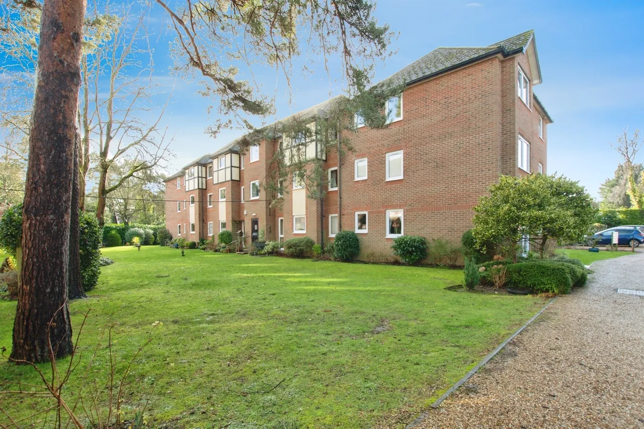 1 bed flat for sale — Glenmoor Road, West Parley, Ferndown