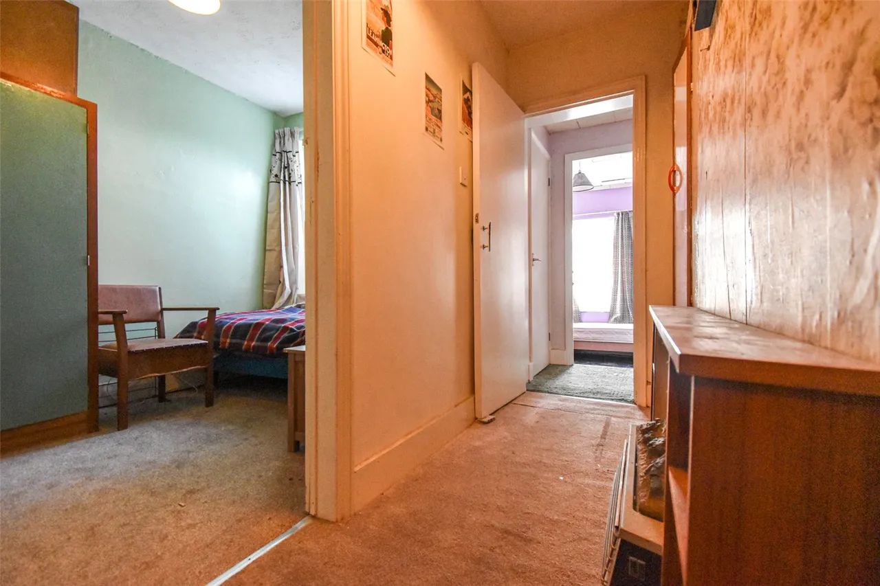 Badshot Lea Road, Badshot Lea, Farnham, Surrey, GU9 9LT, photo 13