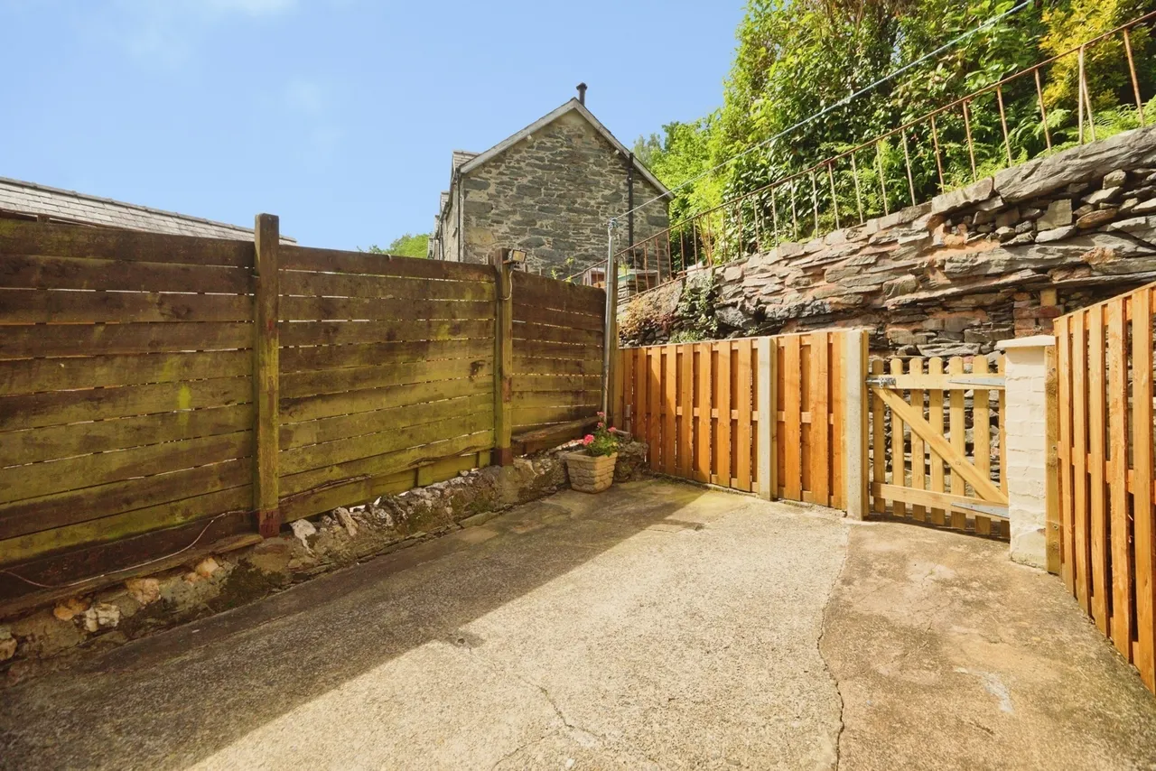 Penrhiw Terrace, Prenteg, LL49, photo 15