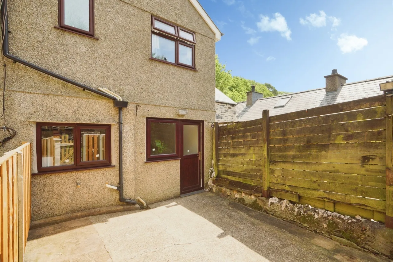 Penrhiw Terrace, Prenteg, LL49, photo 14