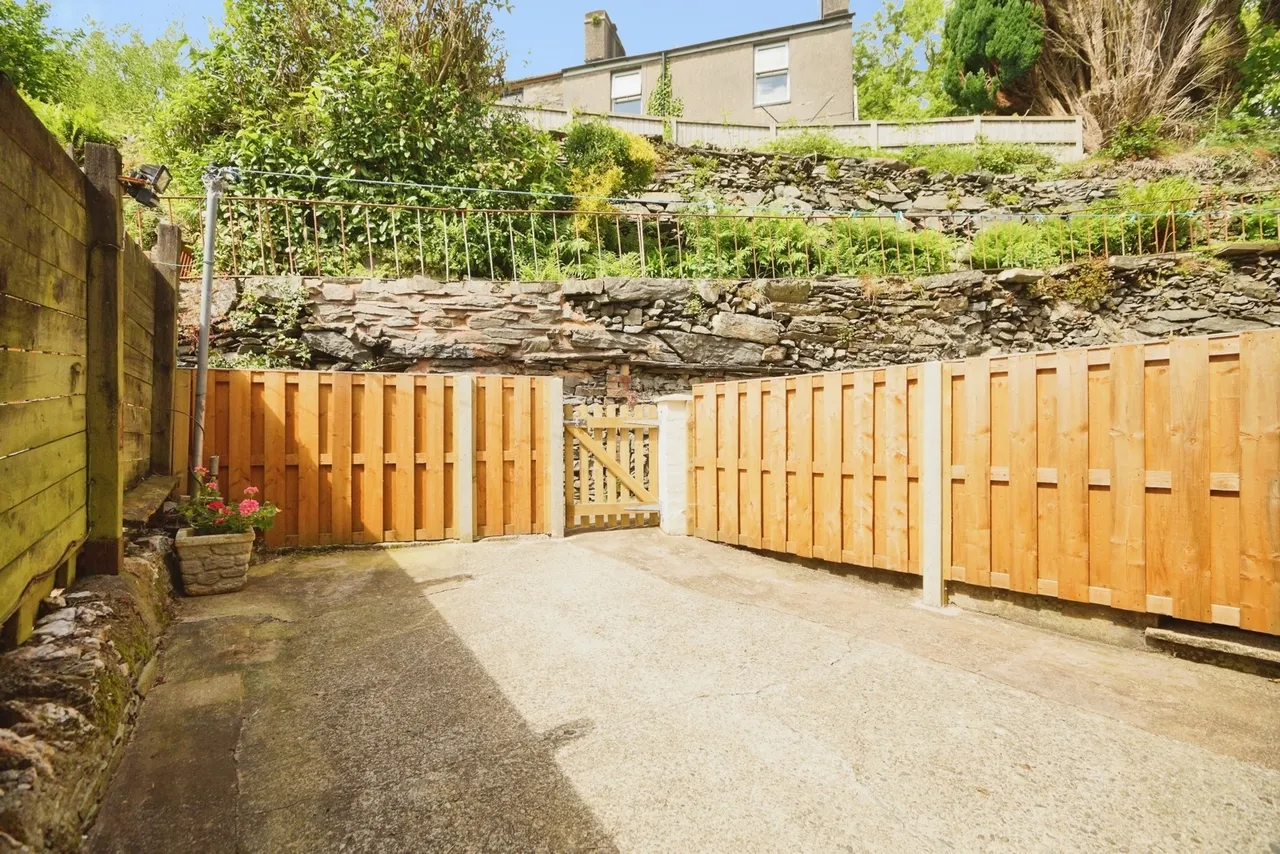 Penrhiw Terrace, Prenteg, LL49, photo 6