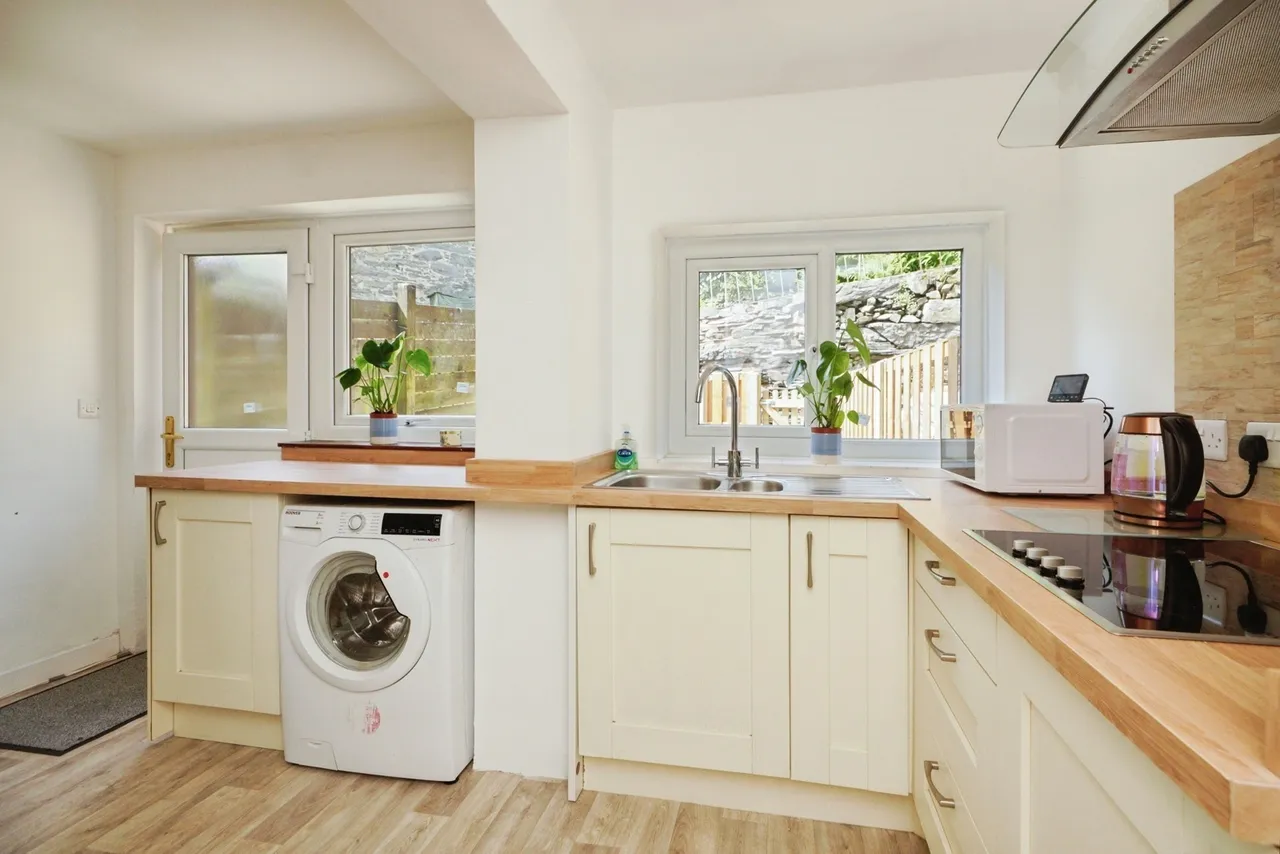 Penrhiw Terrace, Prenteg, LL49, photo 4