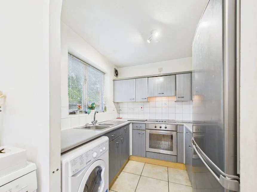 Sparks Close, Dagenham, RM8, photo 5