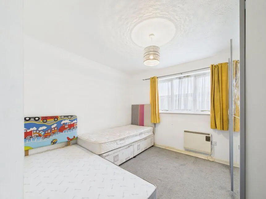 Sparks Close, Dagenham, RM8, photo 11