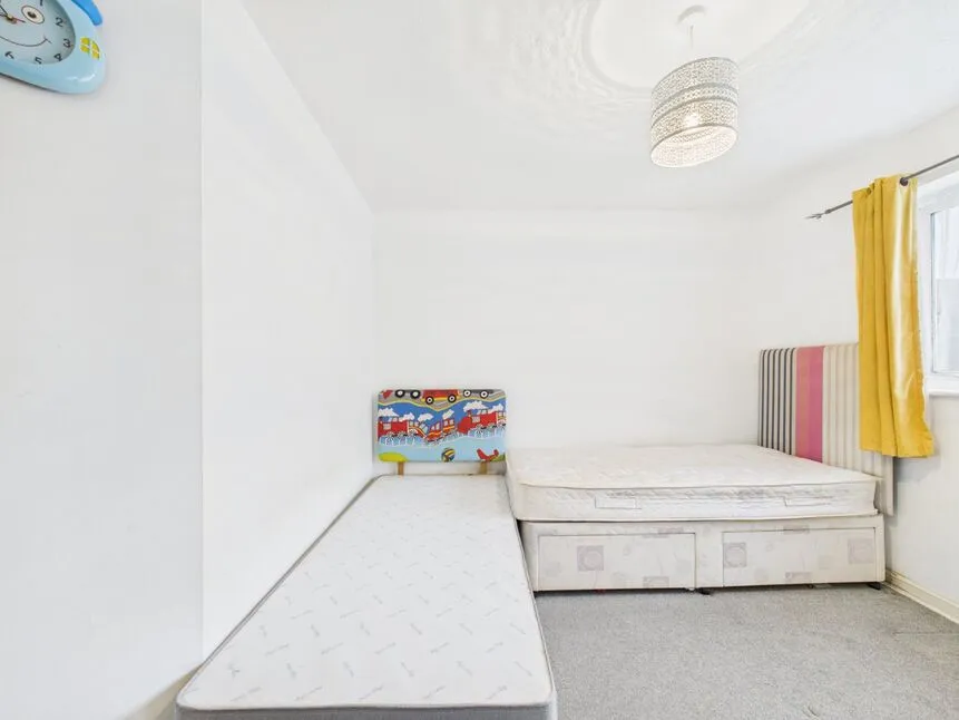 Sparks Close, Dagenham, RM8, photo 10