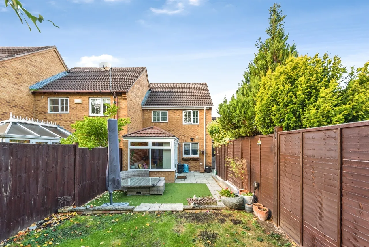West Highland Road, Swindon, SN25, photo 14