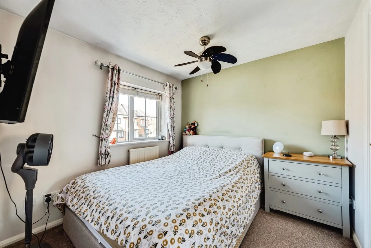 West Highland Road, Swindon, SN25, photo 6