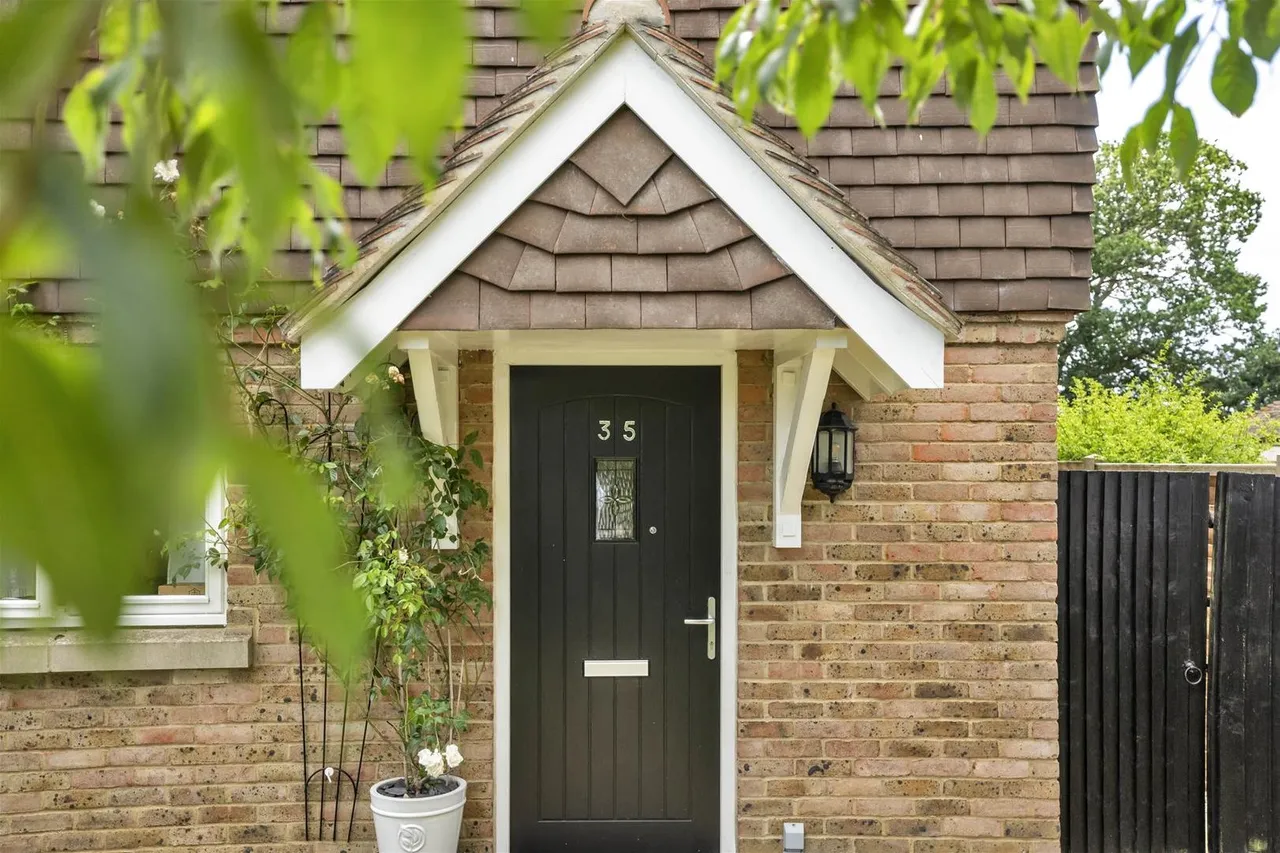 Trinity Fields, Horsham, West Sussex RH13 6GH, photo 3