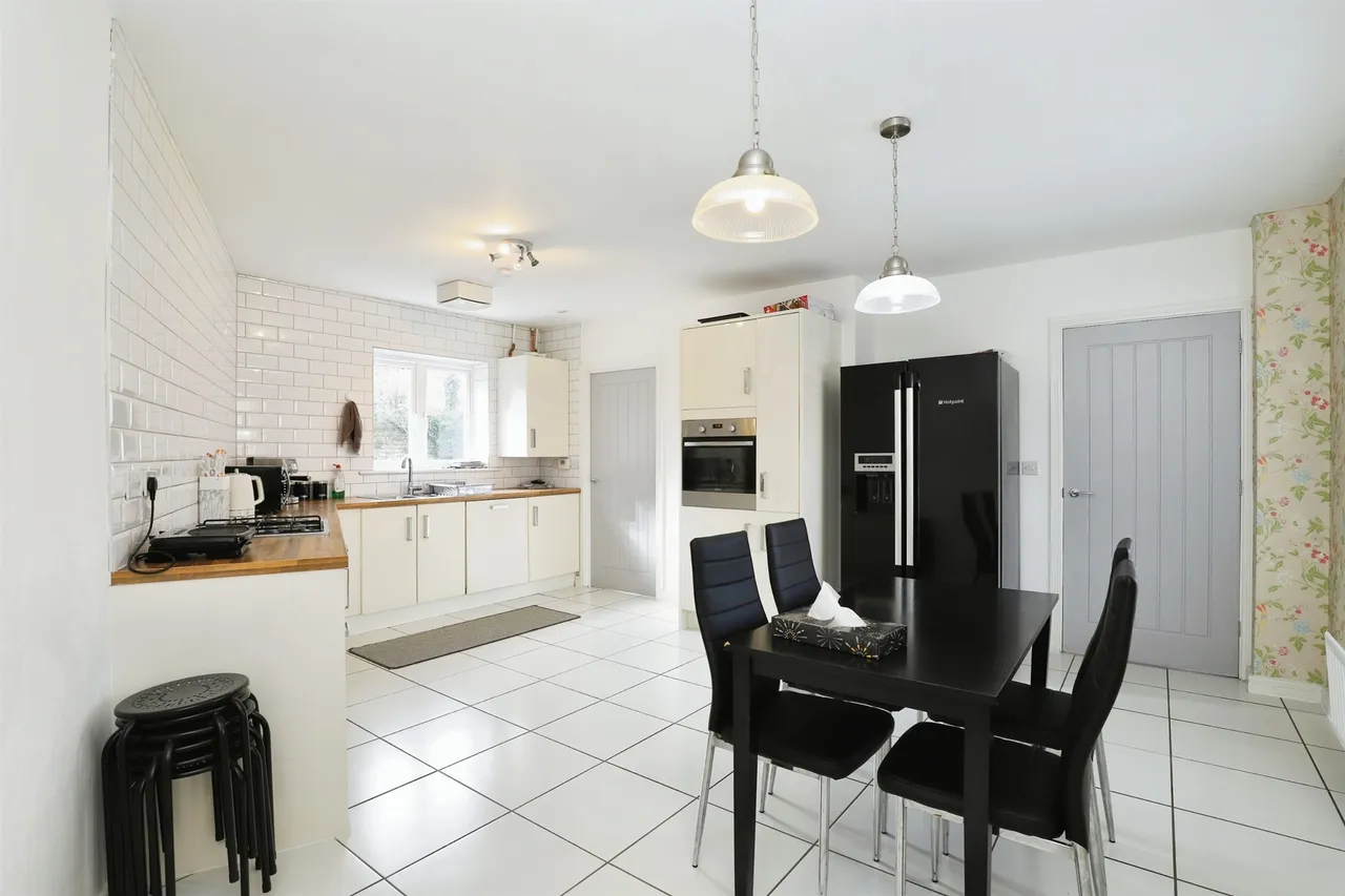 St. Marys Lane, Peterborough, PE8, photo 2