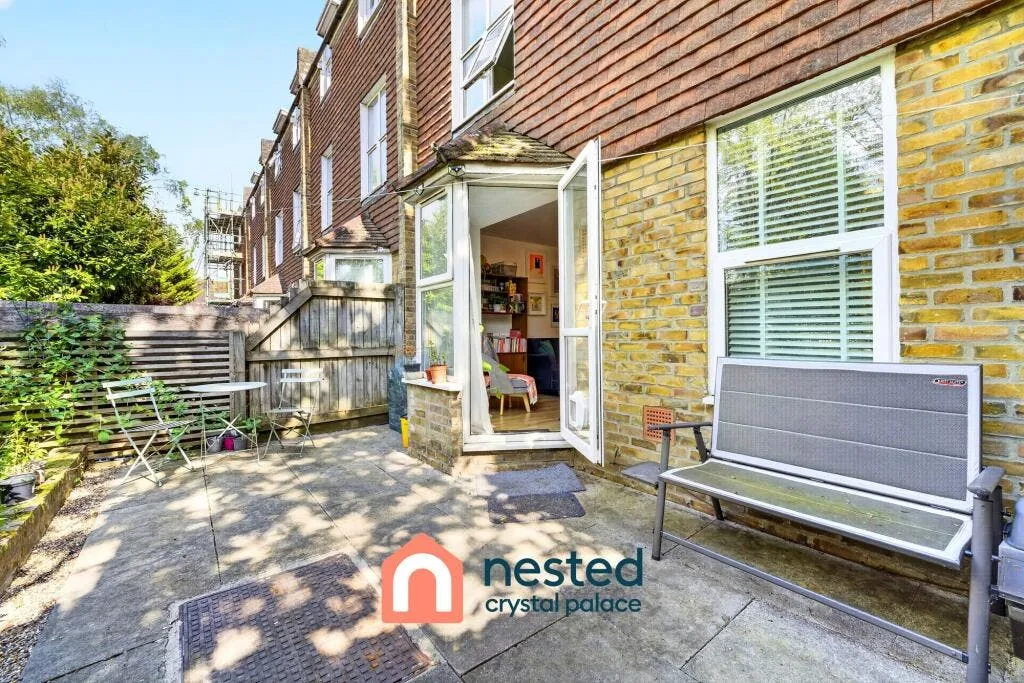 1 bed flat for sale — Battenberg Walk, London, SE19