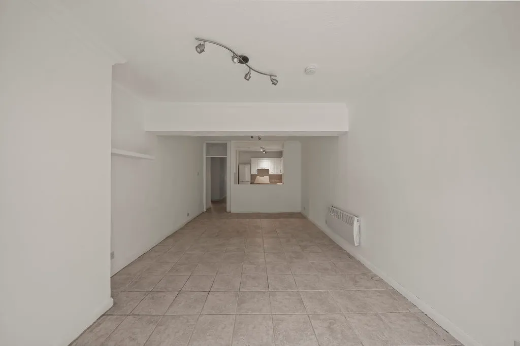High Street Cheam, Sutton SM3 8RF, photo 5