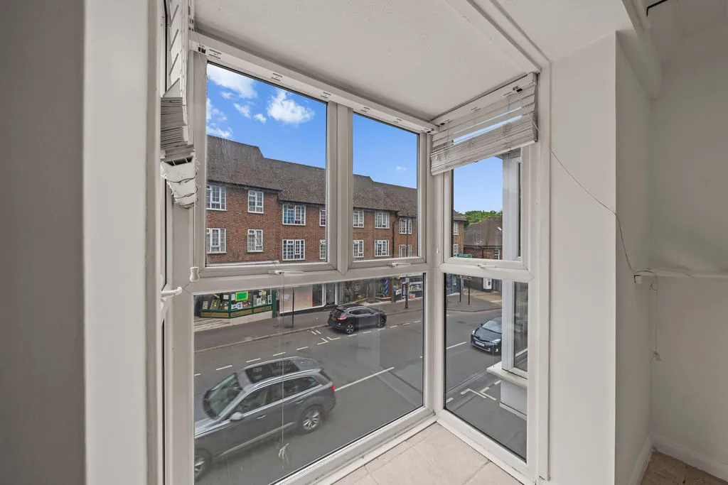 High Street Cheam, Sutton SM3 8RF, photo 4