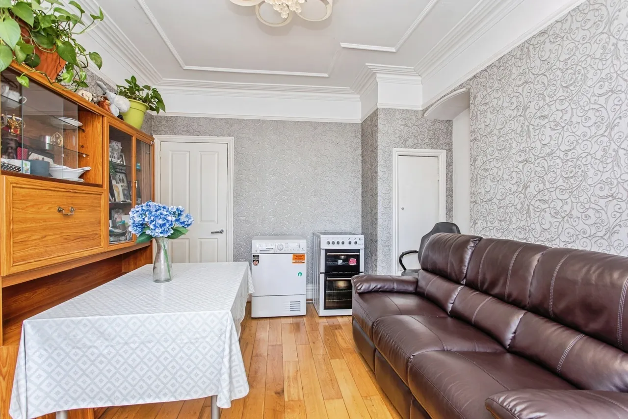 Brightwell Avenue, Westcliff-on-Sea, Essex, SS0, photo 4