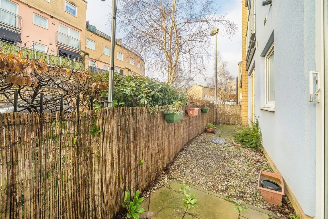 Wooldridge Close, TW14, photo 6