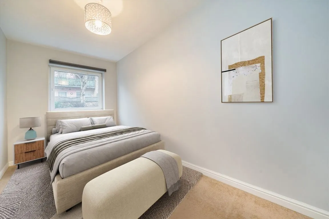 Wooldridge Close, TW14, photo 4
