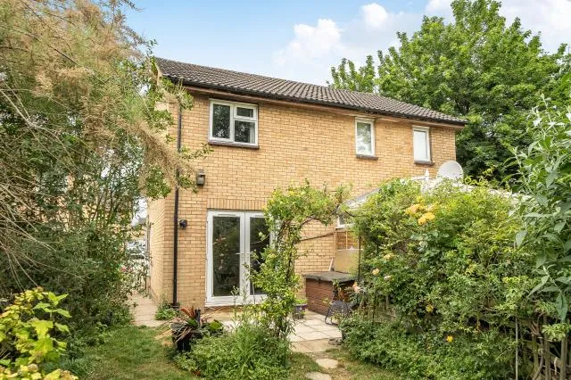 Heather Close, Carterton, OX18, photo 19